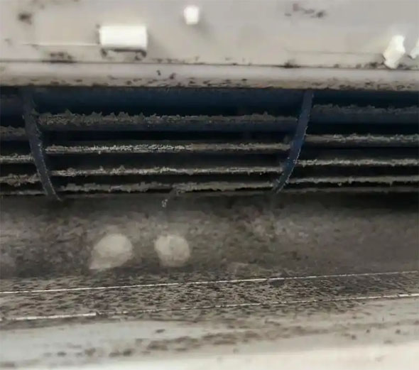 临颍空调吹的风有股烧焦味是怎么回事